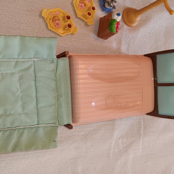 Vintage Loving Family Dollhouse Furniture Bed picnic food trays coat rack toys - Picture 4 of 5
